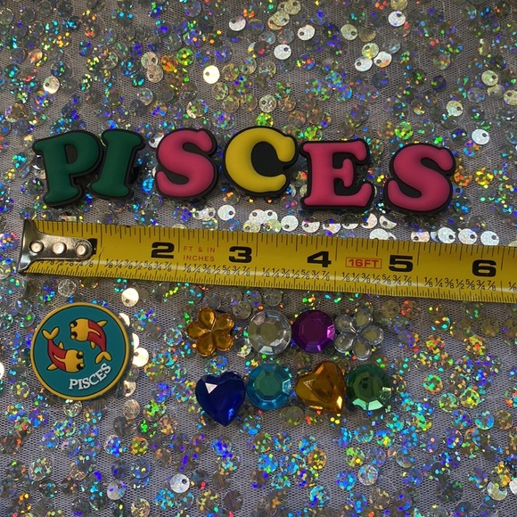 ♓️ Pisces 15 Piece Zodiac Crocs Charm Set - Picture 2 of 5